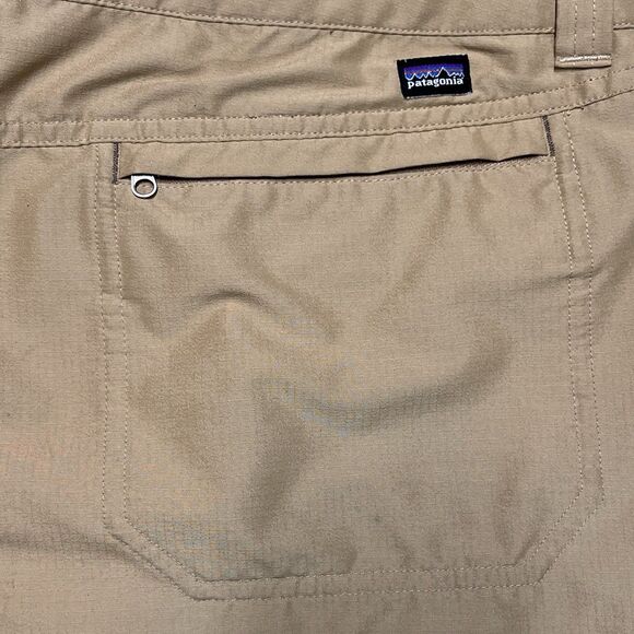 Patagonia Shorts Womens 12 Tan Beige Zip Snap Closure Hiking Lightweight Active - Picture 5 of 12